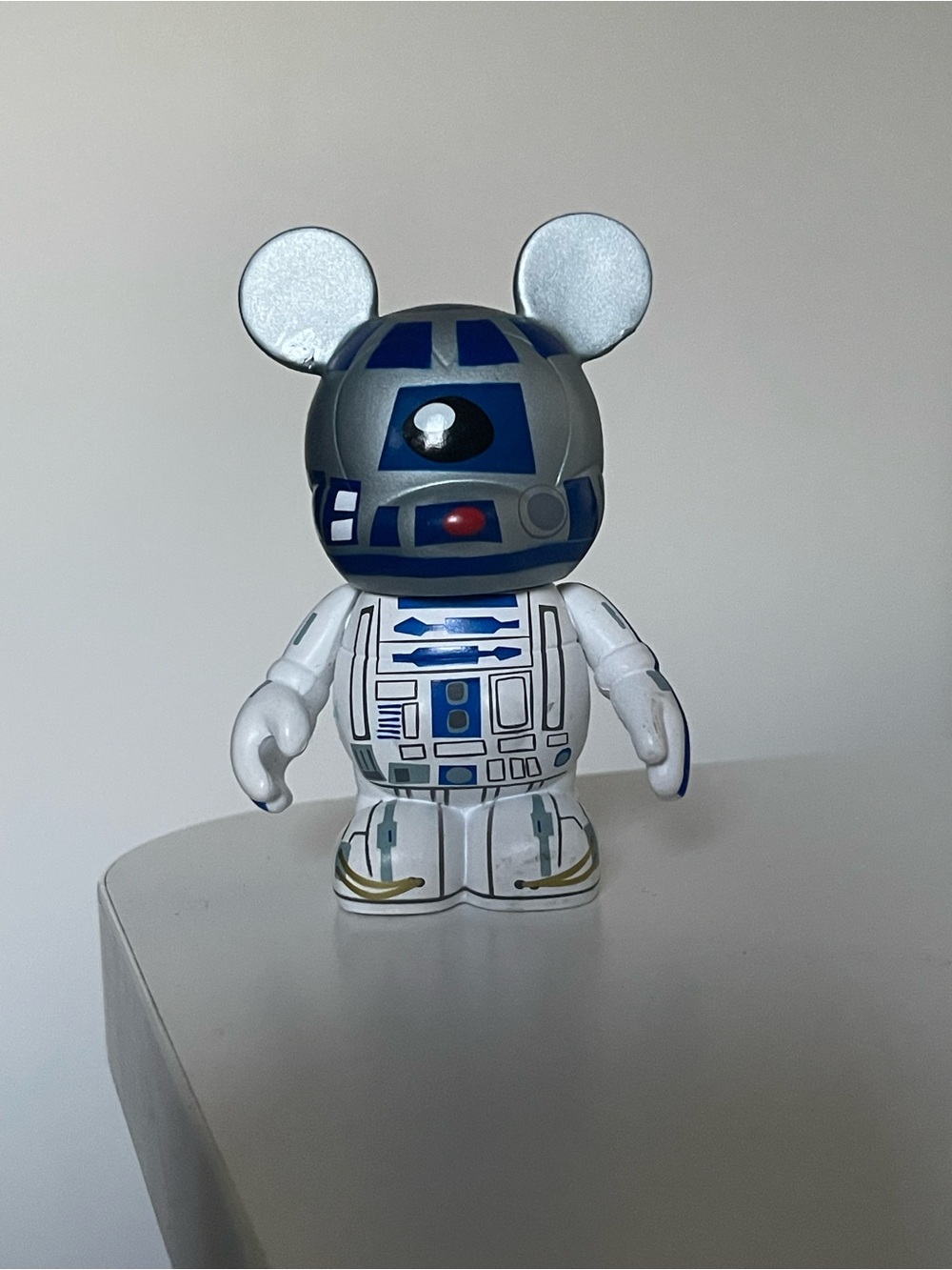 Disney vinylmation R2-D2- 2010